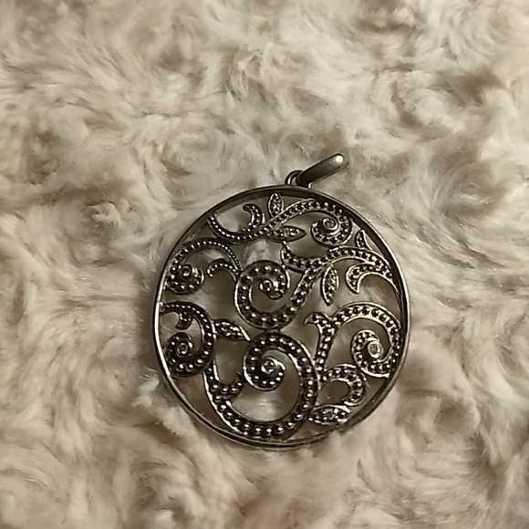Silver Necklace charm - Picture 1 of 3